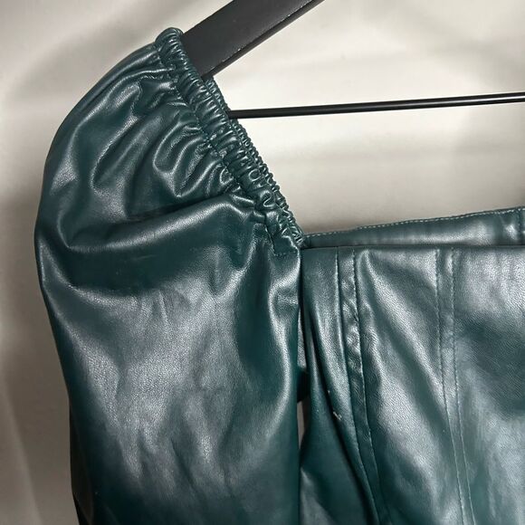 7 For All Mankind Green Vegan Leather Crop Top Size S - Picture 7 of 11